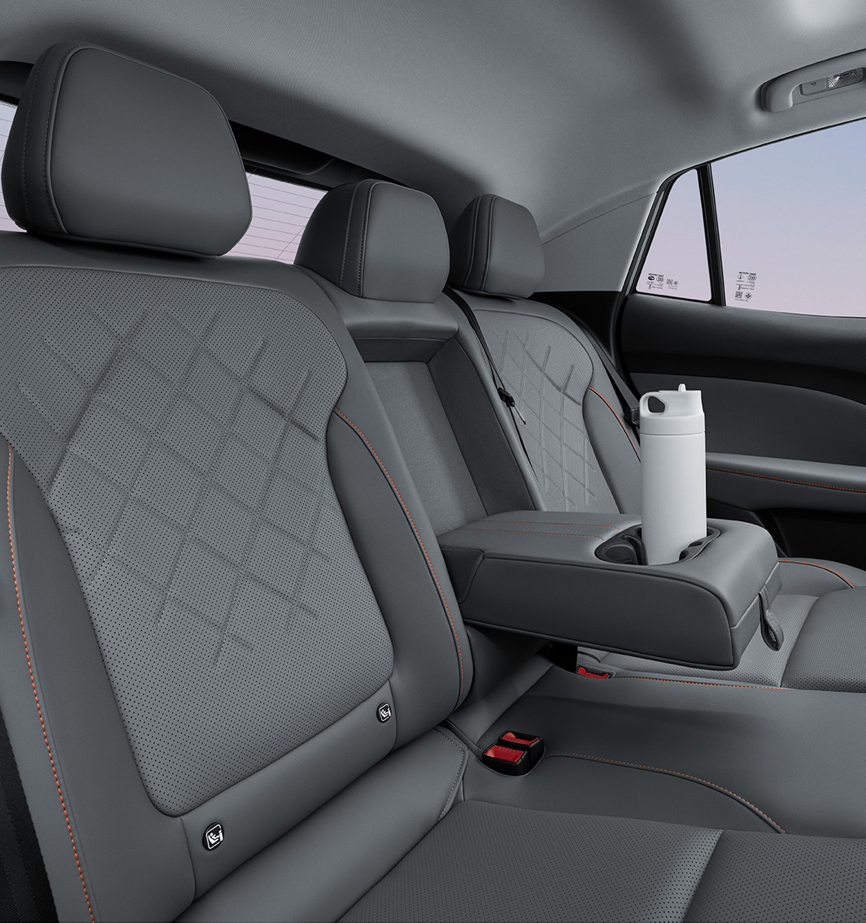 SPACIOUS REAR SEATS